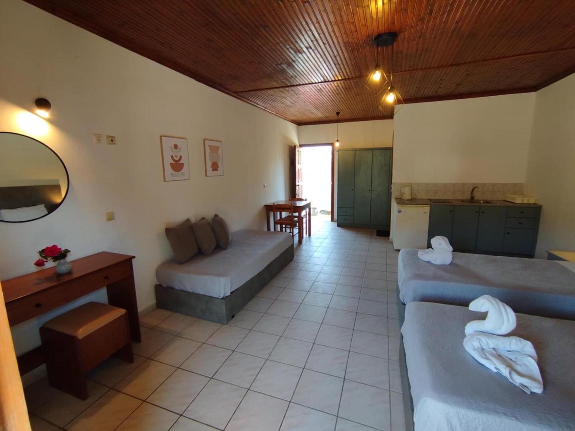 Peroulades  Alex Katerina Apartments מראה חיצוני תמונה
