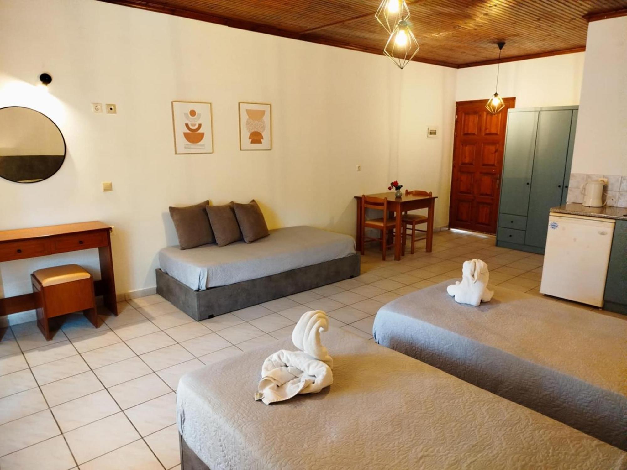 Peroulades  Alex Katerina Apartments מראה חיצוני תמונה