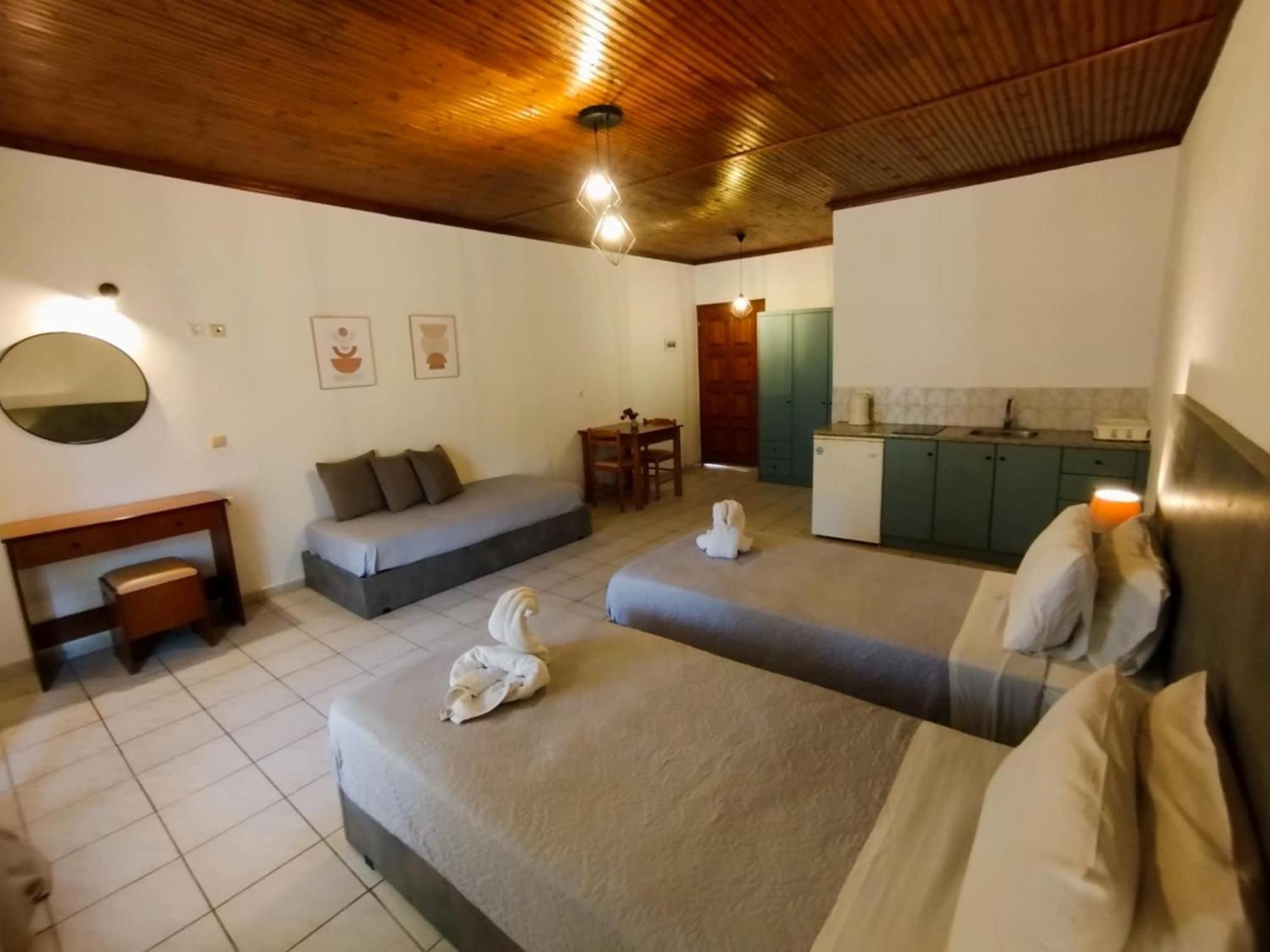 Peroulades  Alex Katerina Apartments מראה חיצוני תמונה